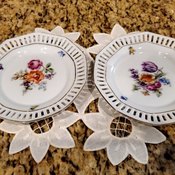 TWO (2 ) Schumann Bavaria Germany 4.75" Reticulated Trinket Dish Plates Floral - Picture 2 of 5